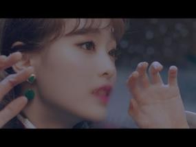 (걸그룹주의) [MV] 이달의 소녀/츄 (LOONA/Chuu) "Heart Attack"