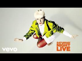 Robyn - Call Your Girlfriend (Live)